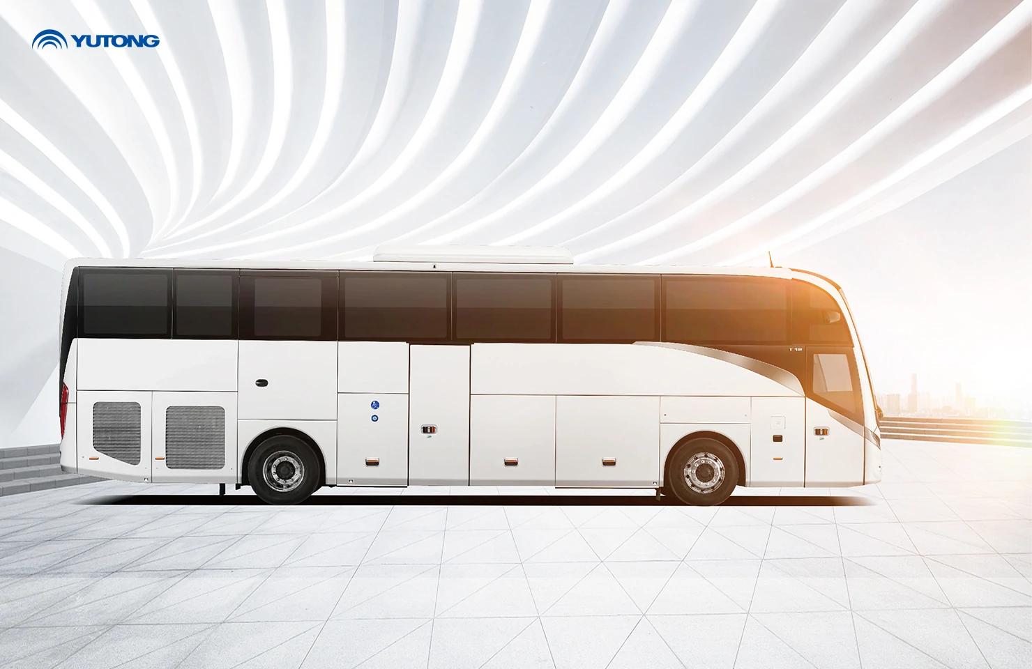 Yutong left-hand drive diesel coach T12 debuts:&nbsp;superior reliability for premium travel