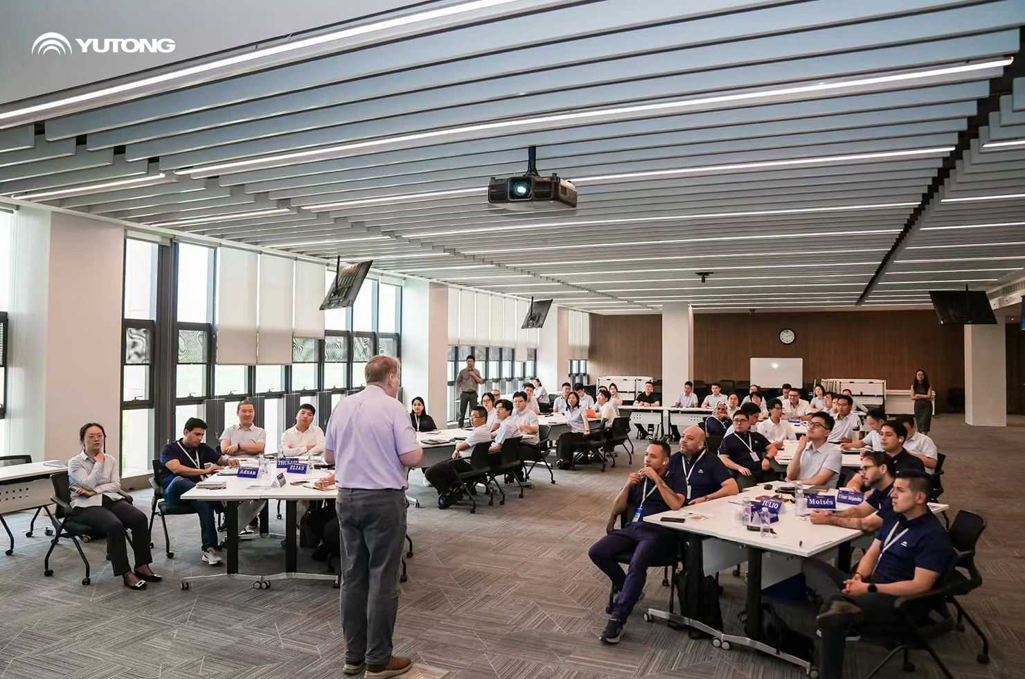 Gather in Yutong, Connect the World, Grow Hand in Hand with Our Global Workforce