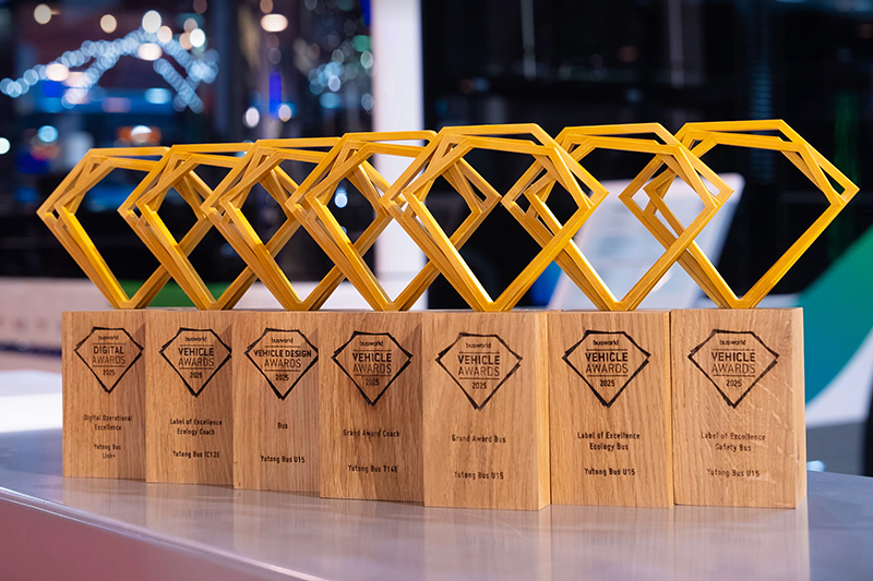 Yutong lancerede EV Long-Life-teknologi på Busworld Europe 2025 og modtog syv store priser, hvor Yutong T14E og U15-modellerne blev tildelt henholdsvis “Grand Award Coach” og “Grand Award Bus”.